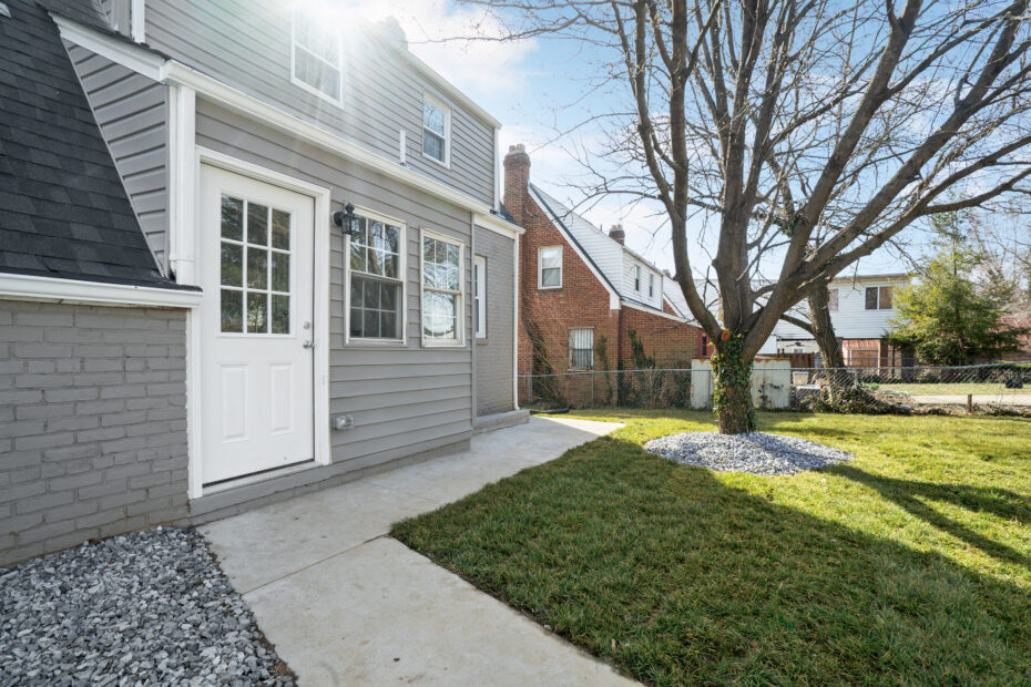 Incorporating Green Spaces in Your Outdoor Remodel